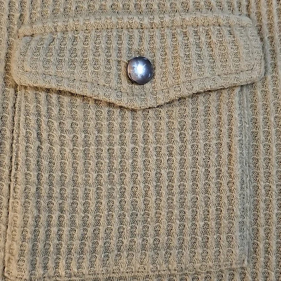 Top - Picture 7 of 16